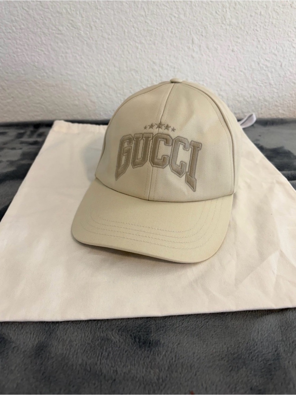 Brand New Men’s Gucci Cotton Embroidered Baseball Hat in Beige Size L (59 cm)